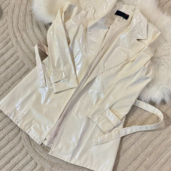 Tripp NYC *RARE!* 1980s Ivory Vinyl Leather Belted Coat - Picture 2 of 16